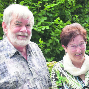 Der pflegende Held - Hanspeter und Marise Iten haben sich mit dem Leben arrangiert und machen das Beste daraus. Dies auch durch die flexible und unkomplizierten Unterstützung von Soraya Topkaya von der Spitex Freiamt. Bild: Monica Rast