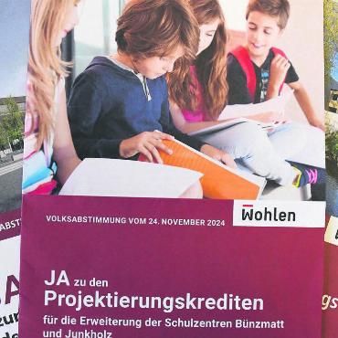 «Stolpersteine identifiziert» - Referendum und Abstimmung über die Projektierungskredite für zwei neue Schulhäuser waren der Ausgangspunkt der Unstimmigkeiten. Nach dem Volks-Nein musste nun ein sogenannter runder Tisch dafür sorgen, dass die Wogen in der Wohler Politlandschaft wieder geglättet werden konnten. Bild: Daniel Marti