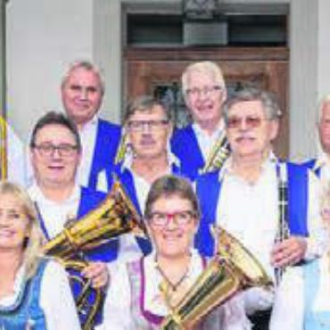 Freudenberger Blaskapelle - Die Freudenberger Blaskapelle startet in Merenschwand in die Saison. Bild: zg