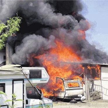 Brand zerstört Gebäude - Beim Brand wurde glücklicherweise niemand verletzt. Bild: pz