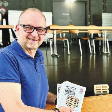 Anders als alle anderen - Citymanager Ralph Nikolaiski hat die Palettenmesse initiiert. Bild: zg