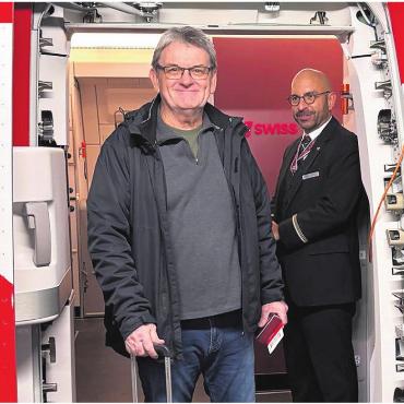 Entspannter Vielflieger - Bruno Nägeli durfte bei allen vier Erstflügen der ersten A350 der Swiss als erster Passagier einsteigen. Bilder: zg