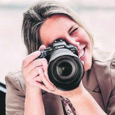 Die Emotionen festhalten - Damit zumindest ein Familienfoto bleibt – die Rottenschwiler Fotografin gehört zum Team des Vereins «Herzensbilder». Bild: zg