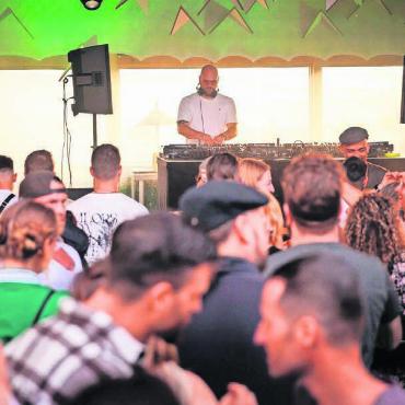 Fans der guten Musik - Das «Tanz, Trank und Trompeten»-Festival verspricht ausgezeichnete Stimmung. Bild: zg