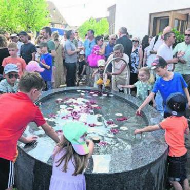Das bleibt in Erinnerung - 3. Juni: In Jonen sorgte das Brunnenfest für gute Stimmung.