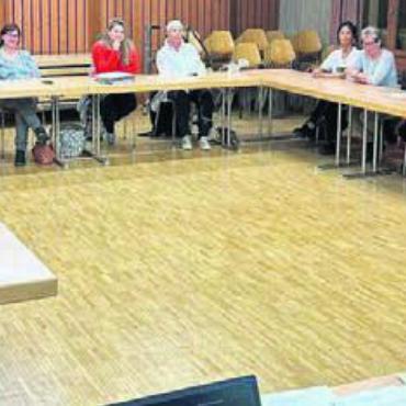 Viele Anekdoten erzählt - Die Delegierten genossen den informativen Abend zusammen. Bild: zg