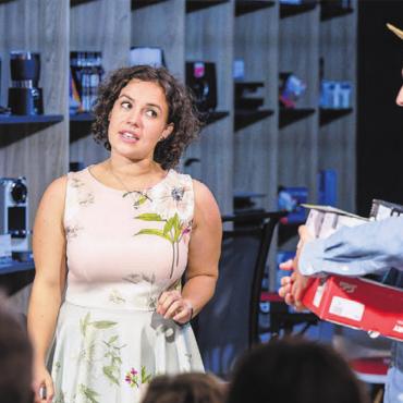 Im ibw-Shop heissts «Aber oho!» - Bereits bei der letzten Austragung von «Punkt & Halbi» überzeugte die ibw in ihrem Shop mit einem originellen Theaterstück. Bild: Archiv
