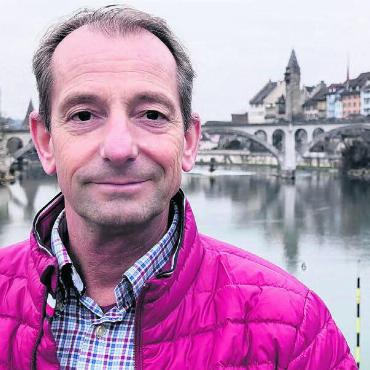 «Es ist ein Nach-Hause-Kommen» - In seiner Heimat Bremgarten hat Manfred Knecht schon vieles erlebt und bewirkt. Das Amt des Gesamtschulleiters scheint ihm auf den Leib geschneidert zu sein. Bild: Marco Huwyler