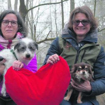 Liebe über den Hund - Natalie Juchli (links) und Diana Bild: sab