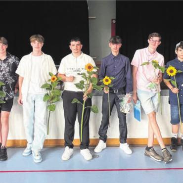 Neue Etappe beginnt - Das Hermetschwil-Staffler Sonderschulheim St. Benedikt durfte acht junge Männer in ihren nächsten Lebensabschnitt entlassen. Bild: zg