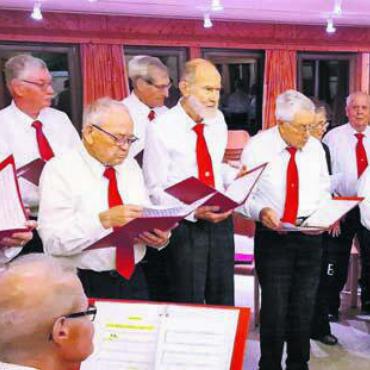 Eine kleine Freude bereitet - Der Männerchor Berikon sang mit voller Inbrunst. Bild: zg