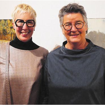 Farbig nach Fuchs und Frei - Carmen Frei (links) und Beatrice Fuchs stellen im Klösterli aus.
Bild: Vincenz Brunner