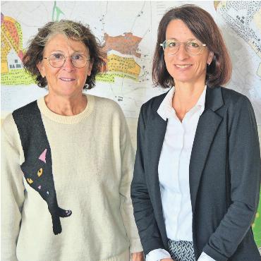 Zum Sparen mehr ausgeben - Sie sind überzeugt, dass es auf der Beriker Gemeindeverwaltung mehr Stellenprozente braucht: Frau Gemeindeammann Rosmarie Groux (links) und Frau Vizeammann Petra Oggenfuss Feldgrill. Bild: Roger Wetli