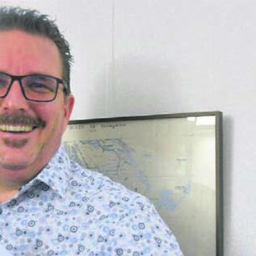 Ideale Lösung gefunden - Gemeinderat Reto Knecht ist von der nun geplanten Lösung begeistert und freut sich auf die Umsetzung. Bild: rwi