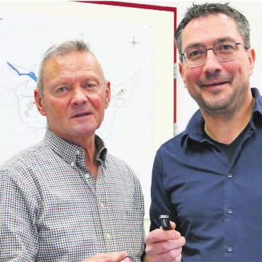 Primär beschäftigt die Zukunft - Stefan Strebel (rechts) übernahm mit dem Jahreswechsel die Geschicke als Präsident von Anton Burkart. Bild: Archiv/rig