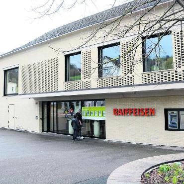 Wachstum im Kerngeschäft - Die Raiffeisenbank erwirtschaftete einen Jahresgewinn in Höhe von 1,48 Millionen Franken. Nun ist sie auf das Resultat der Abstimmung zur Fusion gespannt. Am 14. April soll das Abstimmungsresultat bekannt gegeben werden. Bild: Archiv