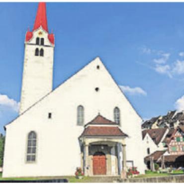 Lichtblick in dunkler Zeit - In der Stadtkirche wird Trost gespendet.