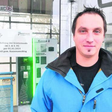 «Ein herber Rückschlag» - Auch wenn der Stadtrat im Herbst kommunizierte: Sebastian Hampl wurde von der Aufhebung der Gratisparkstunde überrascht. «Und die Reaktionen zeigen mir, dass ich nicht der Einzige bin, dem es so ging», sagt der FAB-Präsident. Bild: Marco Huwyler