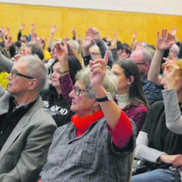 Ja, aber zu anderer Variante - Es herrschte quasi immer Einigkeit an der «Gmeind» in Waltenschwil – auch beim Entscheid, die Turnhalle am nicht vom Gemeinderat vorgesehenen Ort zu planen.