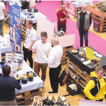 Gewerbe präsentierte sich - Die Palettenmesse bot eine gute Gelegenheit, sich gegenseitig auszutauschen. Bilder: Roger Wetli