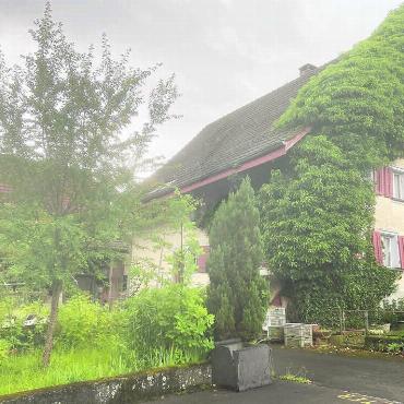 Chance erkannt und gepackt - Die Liegenschaft an der Schulstrasse 8 wird nun von den Beriker Ortsbürgern gekauft. Was einst auf der Parzelle errichtet werde, stehe noch in den Sternen, 
sagt die Ortsbürgerkommission.
Bild: Sabrina Salm