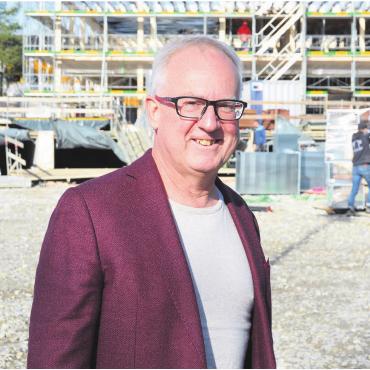 Nie das Rampenlicht gesucht - Den Schulhausneubau begleitete Beat Giger in den acht Jahren intensiv. Bei der Einweihung im nächsten Sommer wird er sicher dabei sein.
Bild: Roger Wetli
