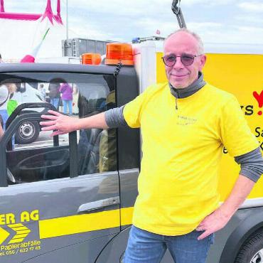 Tag voller Überraschungen - Auch am Tag der offenen Tür die Ruhe in Person: Thomas Römer, der Motor hinter dem neuen Entsorgungszentrum. Er hat das Gebäude und die Abläufe in so mancher schlafloser Nacht geplant. Bilder: Walter Minder