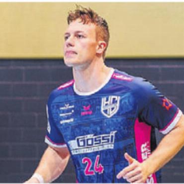 Mehrere Schritte vorwärts - Marc Bader im Trikot des HC Kriens-Luzern. Bild: Richi Brandenberger