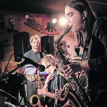 Sarah Chaksad präsentiert «Winter Songs» - Gleich zweimal tritt am kommenden Wochenende Sarah Chaksad mit ihrer Band im Sternensaal auf. Bild: pd