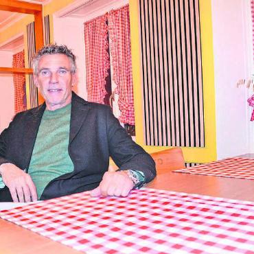 Weiter auf Poulet spezialisiert - Neuer Gastgeber: Raphael Sommer will die Seele des «Litzi» bewahren und das Restaurant dennoch weiter entwickeln. Bild: Thomas Stöckli
