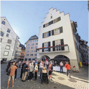 Nicht irgendein Umzug - Seit Januar 2024 war das prägende Altstadthaus im Umbau. Nun konnten die neuen Räumlichkeiten in Betrieb genommen werden. Bilder: huy