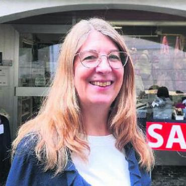 «Werde mein Lädeli vermissen» - Bald ein Bild der Vergangenheit: Di Gregorio vor ihrem Nähladen in der Altstadt. Bild: huy