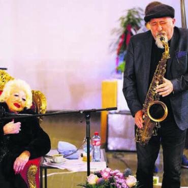 Viele Attraktionen für die Seele - Die Jazz-Legende Miriam Klein genoss den speziellen Gottesdienst.