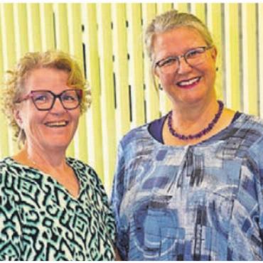 Eine besondere Stimmung - Cécile Hanhart (links) und Maria Trost organisierten den Anlass mit. Bild: zg