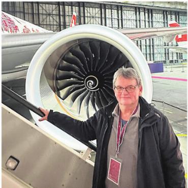 Entspannter Vielflieger - Bruno Nägeli durfte die A350 vorgängig in einem Hangar in Kloten besuchen.