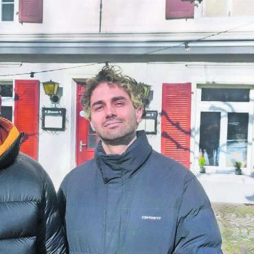 «Wir kamen nicht ins Fliegen» - Juri Tirez (l.) und Nico Schulthess (r.) müssen ihr Restaurant beim Bremgarter Altstadt-Eingang aufgeben. Bild: Marco Huwyler