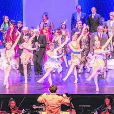 Schon voll im Operettenfieber - Ende März wird das Casino wieder zur grossen Operettenshowbühne. Bild: Archiv