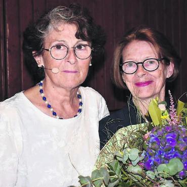 Unglaublich viel geleistet - Gemeindeammann Rosmarie Groux hielt die Laudatio für die neue Ehrenbürgerin Susanne Plüss. Bild: egb