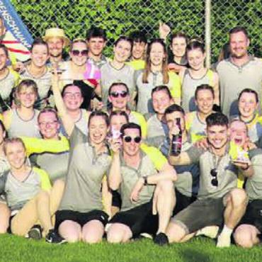 Die grandiosen Merenschwander - Grosser Jubel für den hocherfolgreichen TV Merenschwand an den Aargauer Meisterschaften. Bild: zg