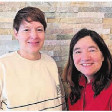 Zwischen Politik und Vereinsleben - Anita Köchli (l.) und Jacqueline Bedo im Einsatz für «Läbigs Bremgarte». Bild: huy