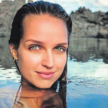«Gefühle sind zum Fühlen da» - In ihr neues Buch «Nackt» packt Anina Gepp ihr Herz. Ihr wahres Ich – mit der vollen Bandbreite an Emotionen. Bild: zg