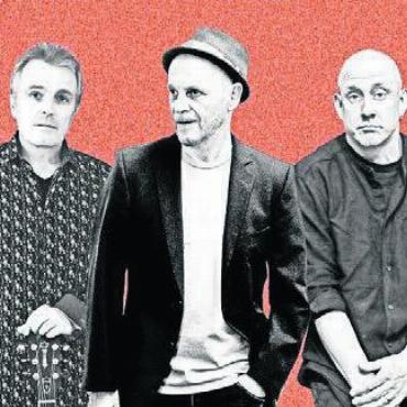 Ein aussergewöhnliches Männertrio - Musik und Satire mit dem Blues Max Trio Bild: zg