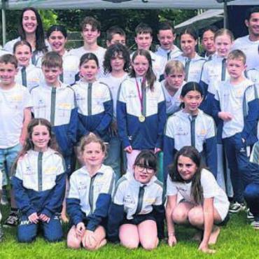 Schöner Medaillenregen - Die Bremgarter errangen zahlreiche Medaillen am Piranha Cup. Bild: zg