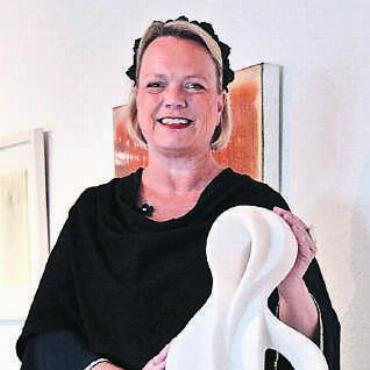 Ihre Sprache heisst Kunst - Künstlerin Evelyne Brader-Frank. Bild: sab