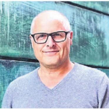 Steven Schneider liest - Steven Schneider ist in Zufikon zu erleben. Bild: zg