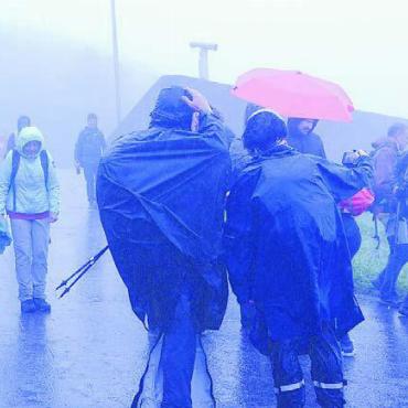 Dem Regen getrotzt - Geschafft! Rund 1400 Teilnehmerinnen und Teilnehmer des beliebten Volksmarschs erreichten die Rigi.