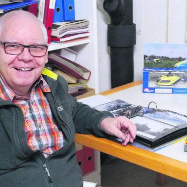 Modelle, Karten und Geschichten - Ein langersehnter Traum wird wahr: Beat Zeier, Herr über Zigtausende Exponate, wird Bremgarten ein einzigartiges Museum bescheren. Bild: Hans Rechsteiner