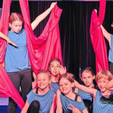 Manege frei in Jonen - Der Dorfjugend wurde der Traum von der Manege ermöglicht. Bild: zg