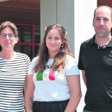 Woche, die Spuren hinterlässt - Andreas Blöchliger, Marija Ceneva (Mitte) und Sandra Stauffer sind über den internationalen Austausch erfreut. Bild: Sabrina Salm