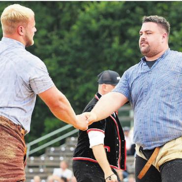 Siegen und den Rhythmus f inden - Das war das letzte Kranzfest von Lukas Döbeli im August 2024. Damals traf er im Eidgenossen-Duell auf den Baselbieter Lars Voggensperger. Am Guggibad-Schwinget könnte es erneut zu diesem Aufeinandertreffen kommen. Bilder: Freshfocus/spr